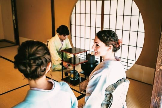 To have a good time through delicious tea; This is the purpose of the tea ceremony.