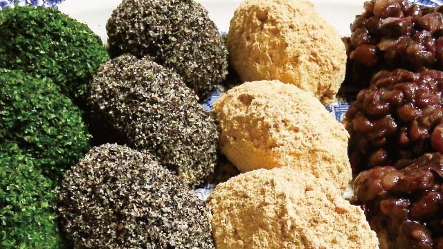 Colorful Ohagi. From left to right: Aonori (green laver), sesame, Kinako (soybean flour), Azuki red bean paste.