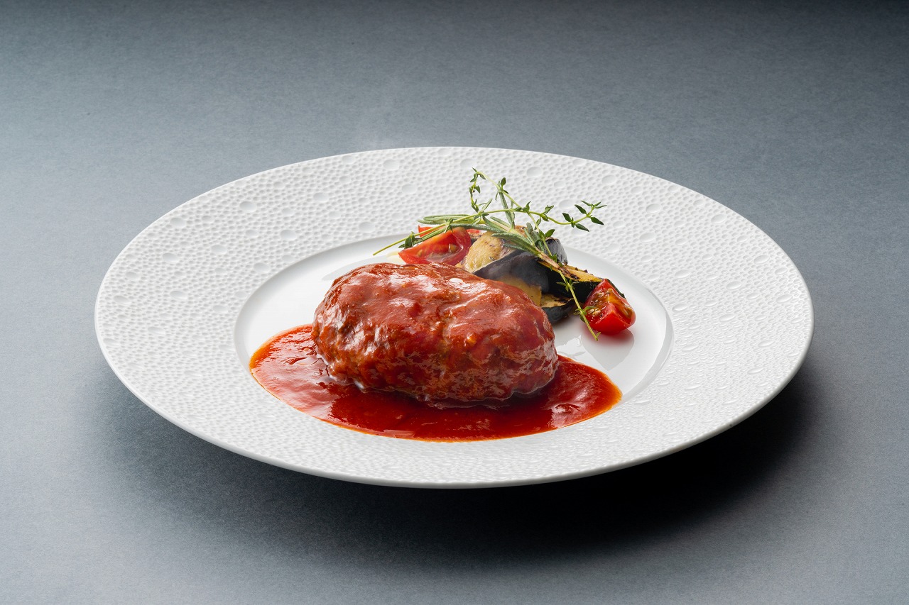 Province-style stewed hamburger steak with special sauce packed wtih beautiful memories from Southern France.