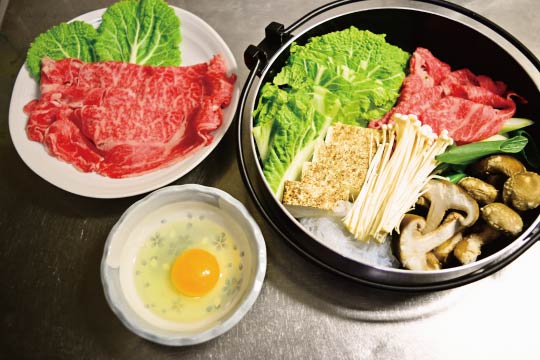 Sukiyaki, you all know. Although consuming raw eggs may surprise you, a beaten egg is an indispensable dipping sauce for sukiyaki.