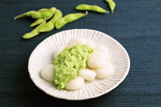 Rice cake balls with zunda (ずんだ sweetened mashed green soybeans)